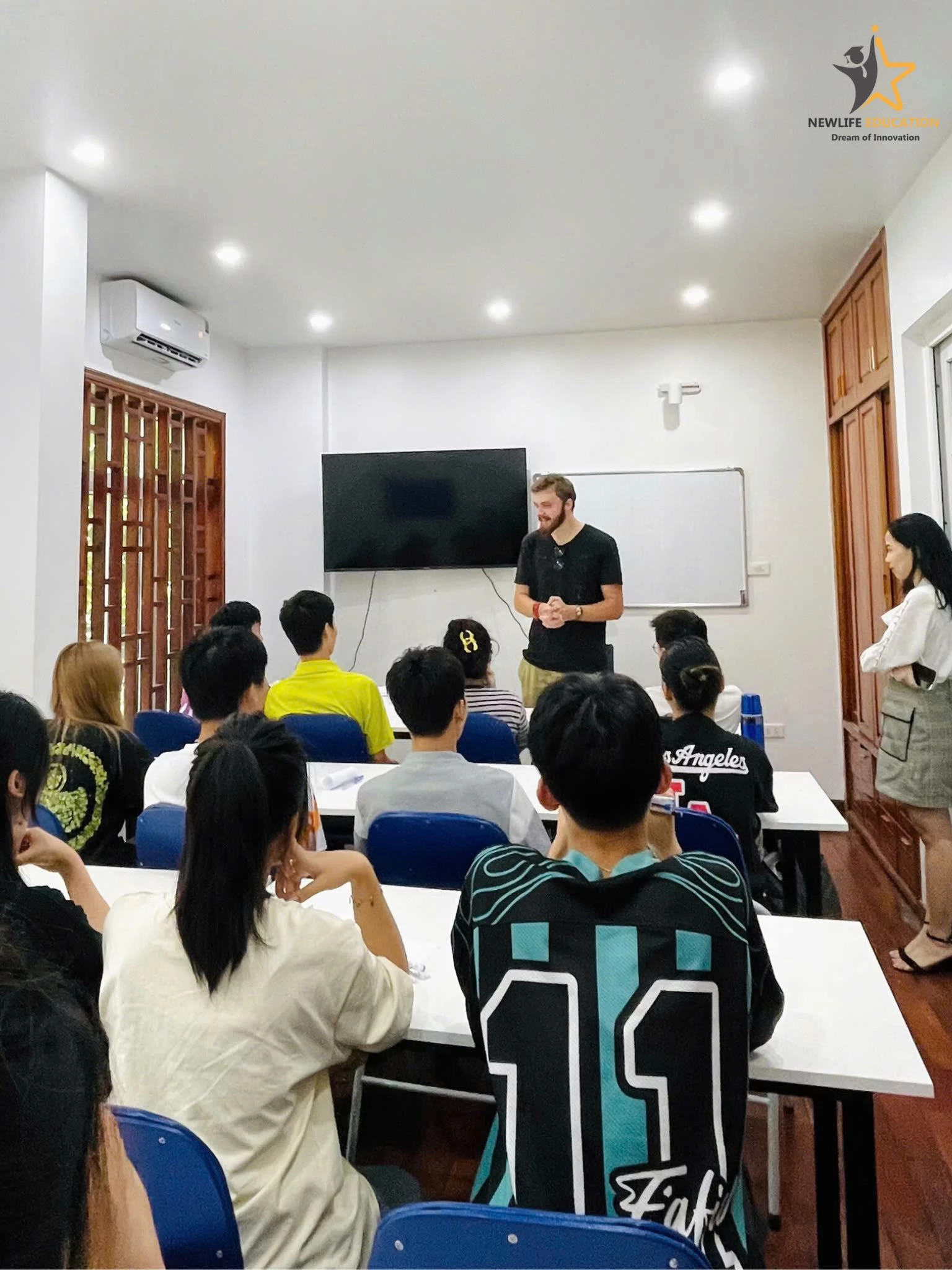 DU HỌC ĐỨC CÙNG NEWLIFE: NHẬN NGAY MÁY TÍNH BẢNG, BỨT PHÁ TƯƠNG LAI