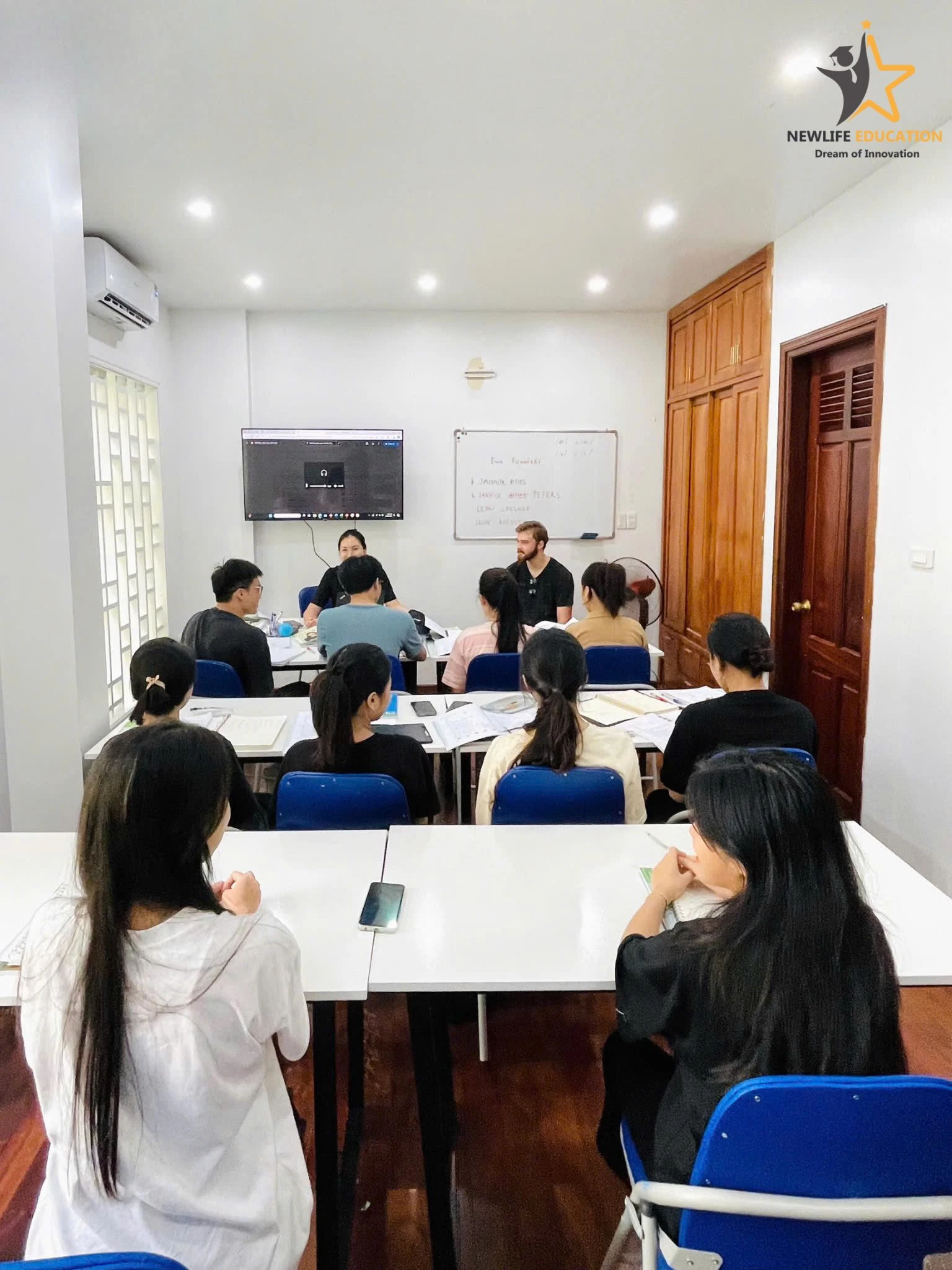 DU HỌC ĐỨC CÙNG NEWLIFE: NHẬN NGAY MÁY TÍNH BẢNG, BỨT PHÁ TƯƠNG LAI