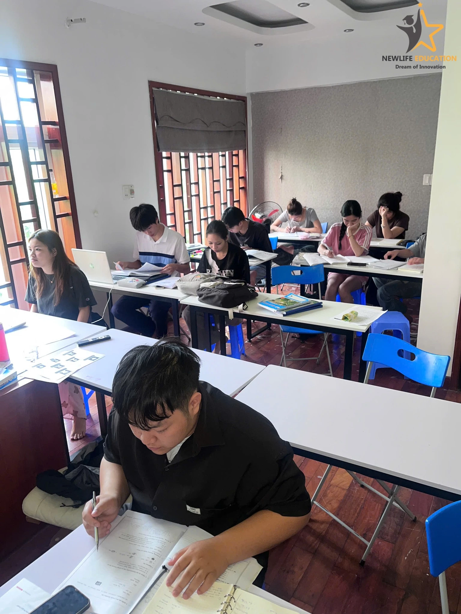 BỨT PHÁ CÙNG NEWLIFE – CHINH PHỤC NẤC THANG DU HỌC ĐỨC!
