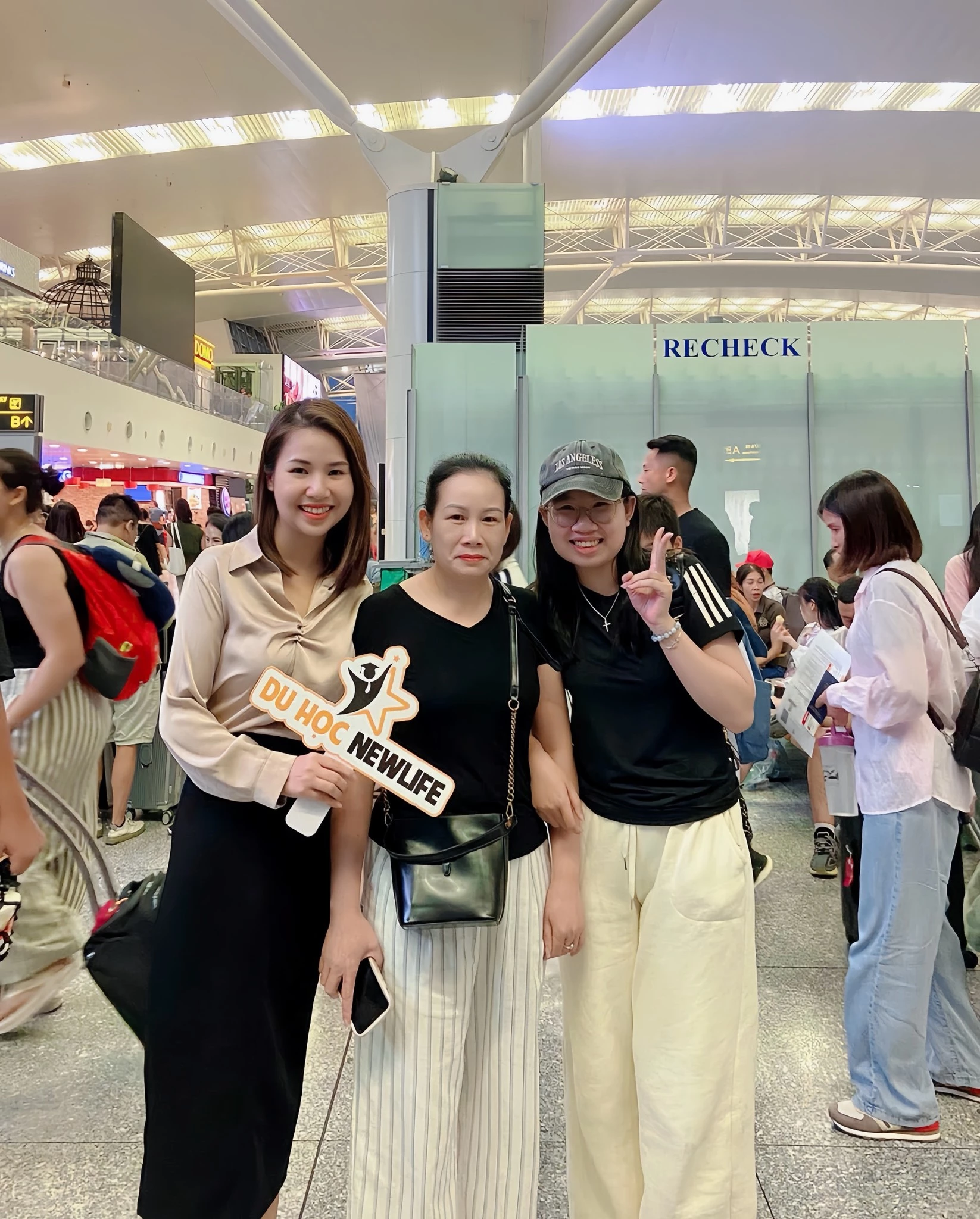HỌC VIÊN NEWLIFE BỨT PHÁ: HÀNH TRÌNH DU HỌC ĐỨC MỞ RA TƯƠNG LAI RẠNG NGỜI